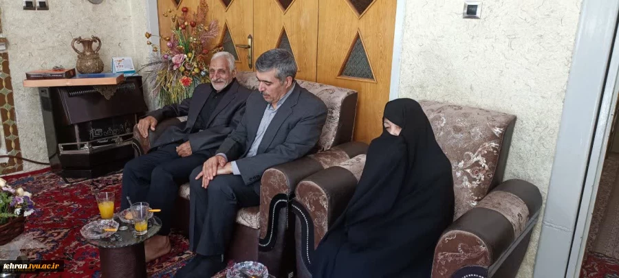 دیدار سرپرست دانشگاه فنی و حرفه ای واحد استان تهران با خانواده شهید معراجی به مناسبت فرا رسیدن هفته دفاع مقدس 3