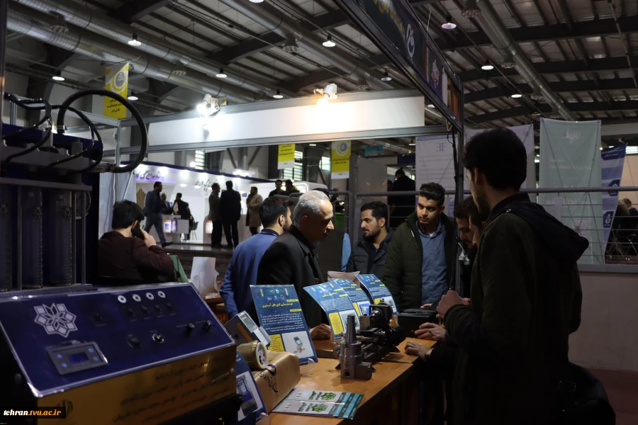 بازدید دانشجویان دانشگاه فنی و حرفه ای استان تهران از بیست و سومین نمایشگاه دستاوردهای پژوهش، فناوری و فن بازار 2