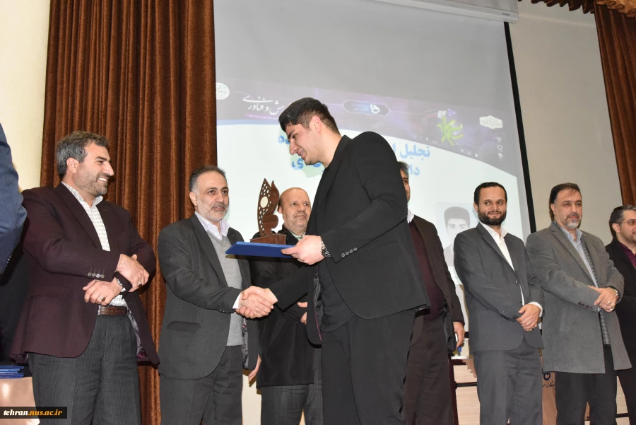 مراسم گرامی‌داشت هفته پژوهش و فناوری و تجلیل از پژوهشگران، فناوران و نوآوران دانشگاه فنی و حرفه‌ای برگزار شد 18