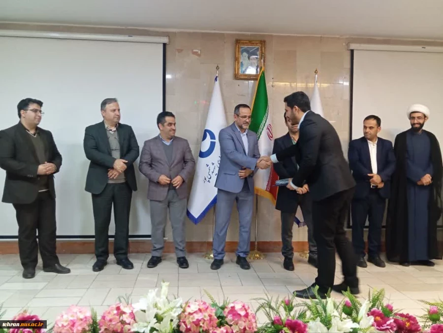 با حضور مدیر کل امورپژوهشی و فناوری دانشگاه فنی و حرفه ای و  رئیس دانشگاه فنی و حرفه ای استان تهران؛ 

آئین تجلیل از پژوهشگران و فناوران هفته پژوهش و فناوری 1402 در دانشکده فنی شهید شمسی پور برگزار شد 3