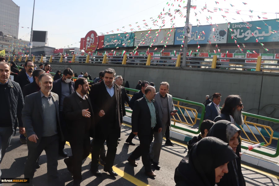 برپایی غرفه گسترده دانشگاه فنی و حرفه ای در مراسم راهپیمایی یوم الله ۲۲بهمن انقلاب اسلامی ایران 4