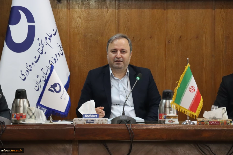 برگزاری جلسه آموزشی مدیران گروه و کارشناسان گروه های آموزشی 5