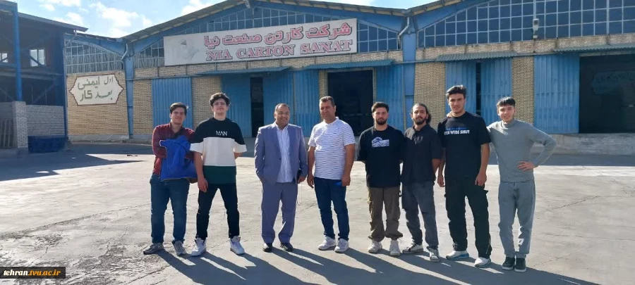 بازدید علمی دانشجویان از کارخانه کارتن سازی نیا 3