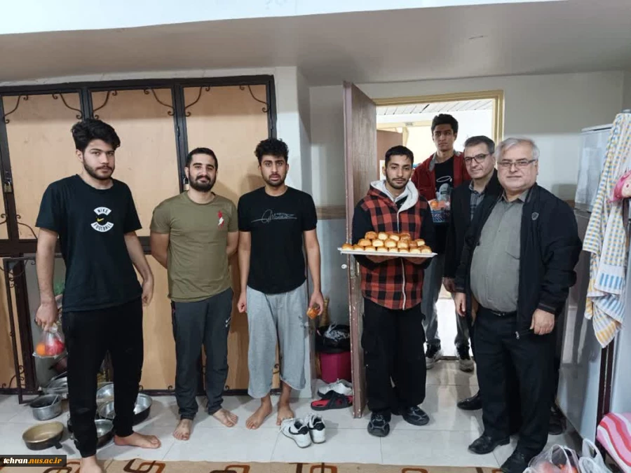 در آخرین شب پاییز انجام شد: 

برگزاری مراسم شب یلدا در خوابگاه دانشجویی دانشکده انقلاب اسلامی تهران 2