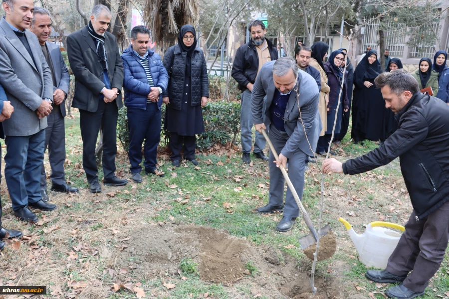 با حضور رئیس دانشگاه ملی مهارت استان تهران صورت گرفت:

برگزاری آیین درختکاری در دانشکده فنی انقلاب اسلامی 2