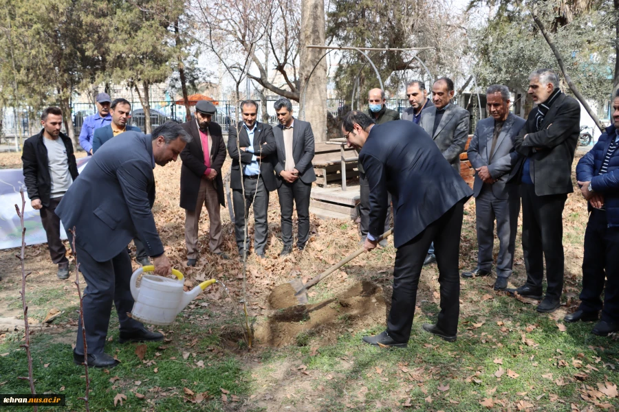 با حضور رئیس دانشگاه ملی مهارت استان تهران صورت گرفت:

برگزاری آیین درختکاری در دانشکده فنی انقلاب اسلامی 2