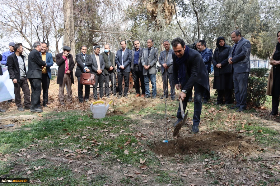 با حضور رئیس دانشگاه ملی مهارت استان تهران صورت گرفت:

برگزاری آیین درختکاری در دانشکده فنی انقلاب اسلامی 3