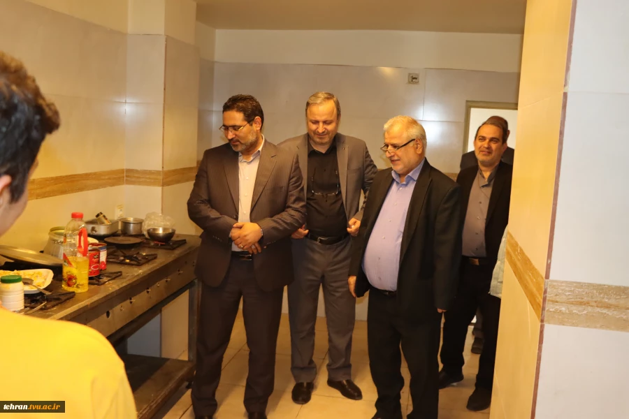 به مناسبت هفته سراهای دانشجویی؛

معاون فرهنگی و دانشجویی دانشگاه ملی مهارت بازدید از خوابگاه دانشجویی دانشکده فنی انقلاب اسلامی تهران بازدید کرد. 2