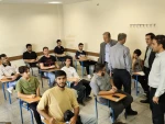 بازدید سرزده رییس دانشگاه ملی مهارت استان تهران از حوزه امتحانات پایان ترم دانشکده شهید شمسی پور 6