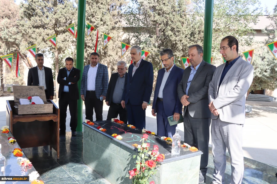در آستانه آغاز سال تحصیلی جدید و همزمان با فرارسیدن هفته دفاع مقدس صورت پذیرفت؛

بازدید معاون آموزشی دانشگاه ملی مهارت از کارگاه‌های آموزشی دانشکده فنی انقلاب اسلامی و برگزاری مراسم گرامیداشت هفته دفاع مقدس و آیین گلاب شویی در جوار مقبره مطهر شهدای گمنا