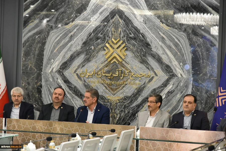 با حضور دکتر غلامرضا زمانی به امضا رسید؛

تفاهم نامه همکاری مجمع کارآفرینان ایران و دانشگاه ملی مهارت 6