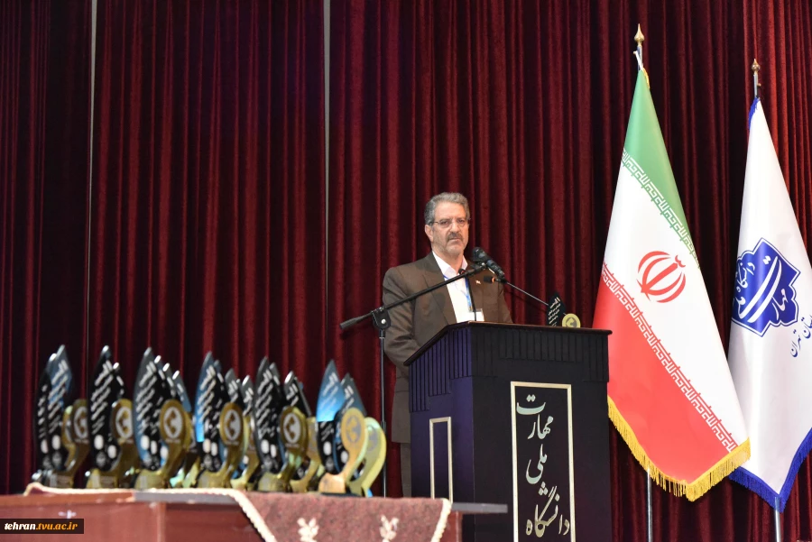 دکتر زمانی در یازدهمین کنفرانس بین‌المللی کنترل، ابزار دقیق و اتوماسیون:

مأموریت ویژه‌ی دانشگاه ملی مهارت تربیت نیروی انسانی توانمند، ماهر و اشتغال‌پذیر، با هدف خدمت به بازار کار و صنایع 2