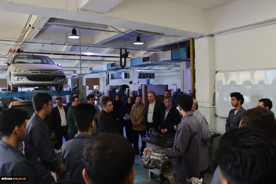 بازدید میدانی و نشست تخصصی کارگروه ساختار سازمانی دانشگاه ملی مهارت در دانشکده فنی انقلاب اسلامی تهران؛

گامی در مسیر ارتقای کارایی و تخصصی‌سازی ساختار واحدهای استانی و مراکز تابعه به گزارش روابط عمومی دانشگاه ملی مهارت استان تهران 4