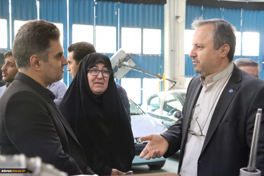 بازدید میدانی و نشست تخصصی کارگروه ساختار سازمانی دانشگاه ملی مهارت در دانشکده فنی انقلاب اسلامی تهران؛

گامی در مسیر ارتقای کارایی و تخصصی‌سازی ساختار واحدهای استانی و مراکز تابعه به گزارش روابط عمومی دانشگاه ملی مهارت استان تهران 3