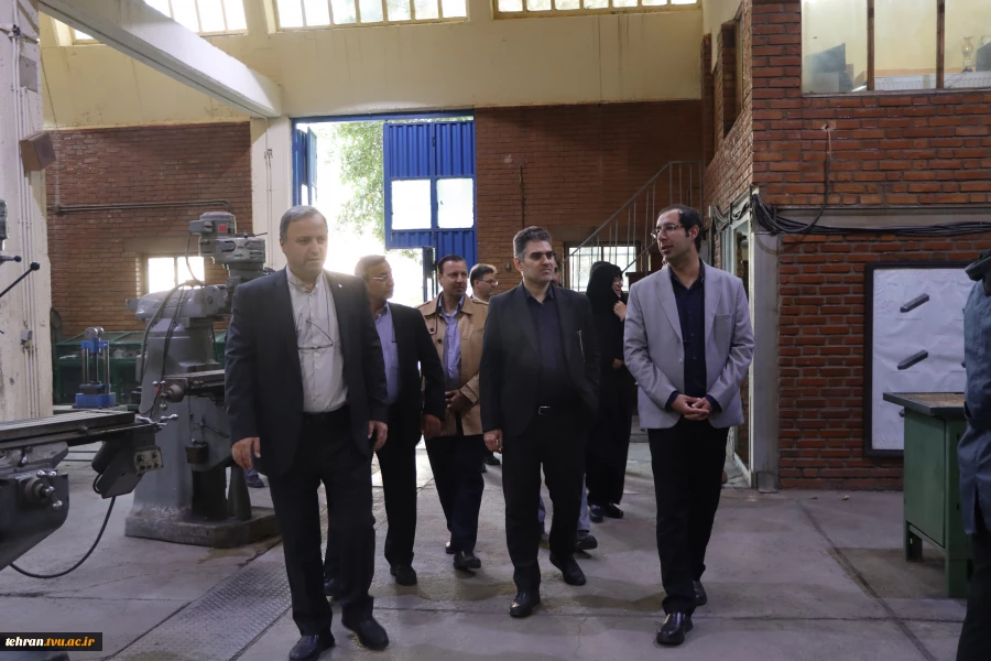 بازدید میدانی و نشست تخصصی کارگروه ساختار سازمانی دانشگاه ملی مهارت در دانشکده فنی انقلاب اسلامی تهران؛

گامی در مسیر ارتقای کارایی و تخصصی‌سازی ساختار واحدهای استانی و مراکز تابعه به گزارش روابط عمومی دانشگاه ملی مهارت استان تهران 5