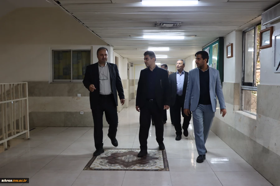 بازدید میدانی و نشست تخصصی کارگروه ساختار سازمانی دانشگاه ملی مهارت در دانشکده فنی انقلاب اسلامی تهران؛

گامی در مسیر ارتقای کارایی و تخصصی‌سازی ساختار واحدهای استانی و مراکز تابعه به گزارش روابط عمومی دانشگاه ملی مهارت استان تهران 4