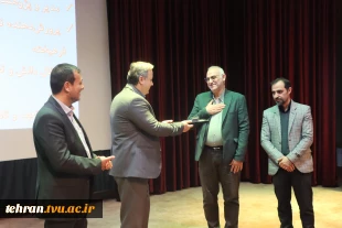 به منظور آشنایی دانشجویان نوورود با ساختار آموزشی، ظرفیت‌های علمی، برنامه‌های مهارتی و مسیرهای آینده شغلی؛

سمینار توجیهی دانشجویان نوورود رشته عمران، در دانشکده فنی انقلاب اسلامی تهران برگزار شد. 2