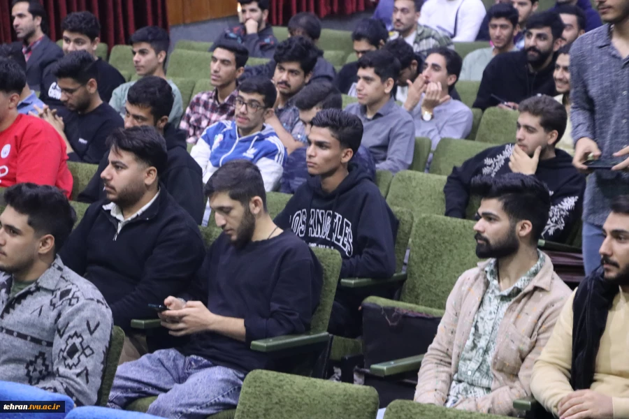 به منظور آشنایی دانشجویان نوورود با ساختار آموزشی، ظرفیت‌های علمی، برنامه‌های مهارتی و مسیرهای آینده شغلی؛

سمینار توجیهی دانشجویان نوورود رشته عمران، در دانشکده فنی انقلاب اسلامی تهران برگزار شد. 4