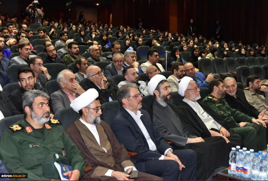 با حضور مقامات کشوری، لشکری، خانواده‌های معظم شهدا و دانشجویان برگزار شد؛
آیین گرامی‌داشت سالگرد شهادت سرلشکر شهید حسن طهرانی مقدم و یادواره ۳۱۱ دانشجوی شهید دانشگاه ملی مهارت 3