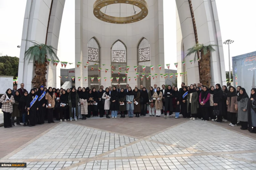 با حضور مقامات کشوری، لشکری، خانواده‌های معظم شهدا و دانشجویان برگزار شد؛
آیین گرامی‌داشت سالگرد شهادت سرلشکر شهید حسن طهرانی مقدم و یادواره ۳۱۱ دانشجوی شهید دانشگاه ملی مهارت 13