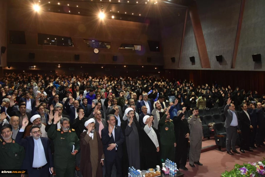 با حضور مقامات کشوری، لشکری، خانواده‌های معظم شهدا و دانشجویان برگزار شد؛
آیین گرامی‌داشت سالگرد شهادت سرلشکر شهید حسن طهرانی مقدم و یادواره ۳۱۱ دانشجوی شهید دانشگاه ملی مهارت 18