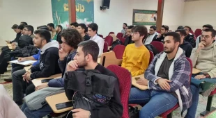 پنجمین نشست هفته جهانی کارآفرینی در قالب سمینار «از مرزها تا بازارها؛ مسیر فریلنسینگ جهانی برای متخصصان ایرانی» در دانشکده شهید شمسی پور برگزار شد. 5