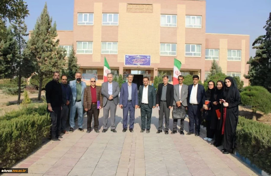 افتتاح کلینیک تخصصی گیاه پزشکی و کلنگ زنی سوله کارگاه ماشین آلات کشاورزی دانشکده ملی مهارت کشاورزی پاکدشت با حضور مسئولین محترم دانشگاه ملی مهارت و شهرستان پاکدشت 15