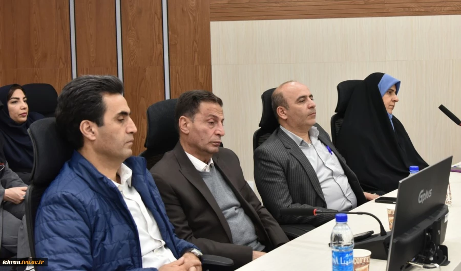 دکتر زمانی در نشست تخصصی مدیران روابط عمومی دانشگاه ملی مهارت:

آموزش‌های مهارتی حلقه مستحکم در زنجیره توسعه اقتصادی و اجتماعی کشور است. 4