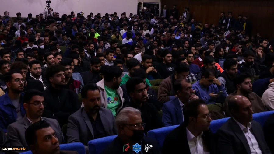 همزمان با فرارسیدن شانزدهم آذرماه؛

آئین گرامیداشت روز دانشجو با حضور معاون اداری، مالی و مدیریت منابع و مسئول نهاد نمایندگی مقام معظم رهبری(مدظله العالی) در دانشگاه ملی مهارت در دانشکده فنی انقلاب اسلامی تهران برگزار شد. 2