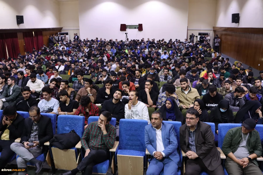 همزمان با فرارسیدن شانزدهم آذرماه؛

آئین گرامیداشت روز دانشجو با حضور معاون اداری، مالی و مدیریت منابع و مسئول نهاد نمایندگی مقام معظم رهبری(مدظله العالی) در دانشگاه ملی مهارت در دانشکده فنی انقلاب اسلامی تهران برگزار شد. 3