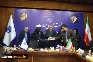 برگزاری مراسم نکوداشت ولادت با سعادت حضرت فاطمه زهرا(س) و بزرگداشت مقام زن و تقدیر از بانوان شاغل در دانشکده فنی انقلاب اسلامی با حضور رییس دانشگاه ملی مهارت استان تهران 7