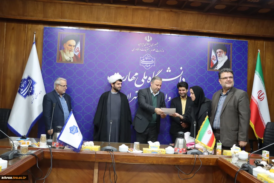 برگزاری مراسم نکوداشت ولادت با سعادت حضرت فاطمه زهرا(س) و بزرگداشت مقام زن و تقدیر از بانوان شاغل در دانشکده فنی انقلاب اسلامی با حضور رییس دانشگاه ملی مهارت استان تهران 2