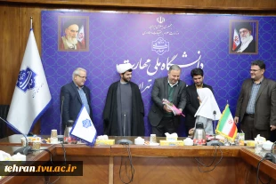 برگزاری مراسم نکوداشت ولادت با سعادت حضرت فاطمه زهرا(س) و بزرگداشت مقام زن و تقدیر از بانوان شاغل در دانشکده فنی انقلاب اسلامی با حضور رییس دانشگاه ملی مهارت استان تهران 4