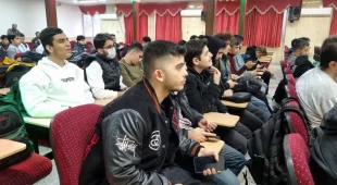 همزمان با فرارسیدن شانزدهم آذرماه؛ آیین بزرگداشت روز دانشجو در دانشکده شهید شمسی‌پور برگزار شد. 9