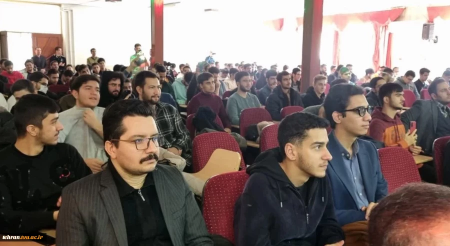 همزمان با فرارسیدن شانزدهم آذرماه؛ آیین بزرگداشت روز دانشجو در دانشکده شهید شمسی‌پور برگزار شد. 10