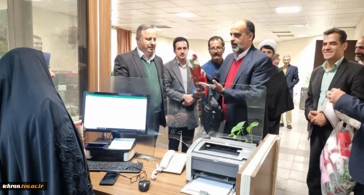 تقدیر از همکاران خانم به مناسبت ولادت حضرت فاطمه زهرا(س) در دانشکده شهید شمسی‌پور