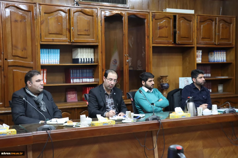 دیدار مسئولان گروه صنعتی ایران‌خودرو با رئیس دانشگاه ملی مهارت استان تهران در دانشکده فنی انقلاب اسلامی 6