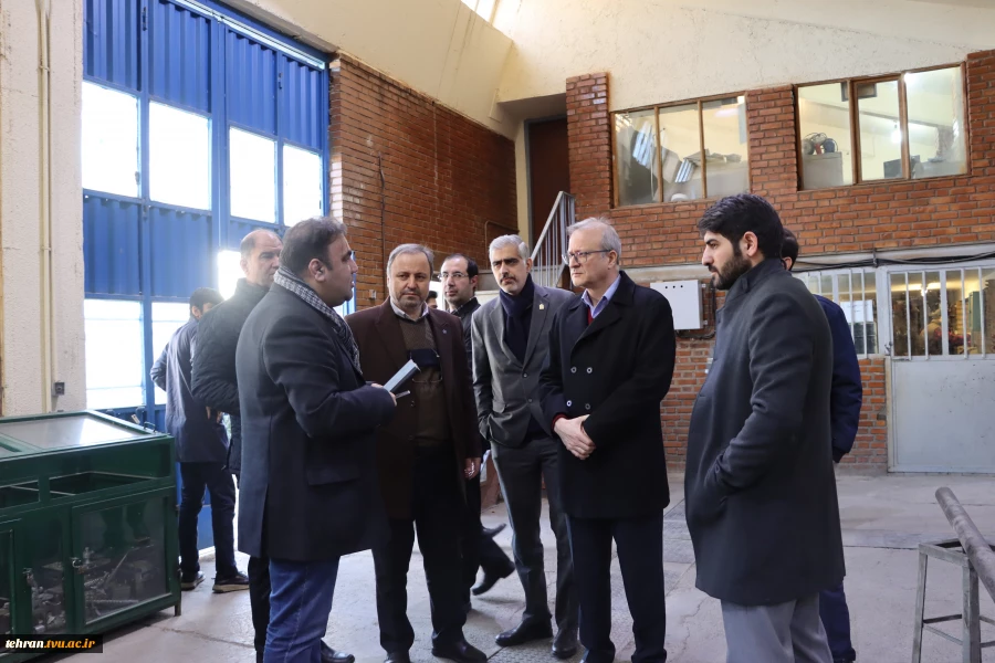 دیدار مسئولان گروه صنعتی ایران‌خودرو با رئیس دانشگاه ملی مهارت استان تهران در دانشکده فنی انقلاب اسلامی 12