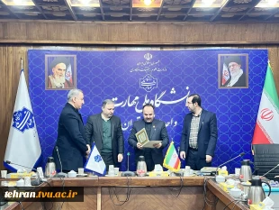 با حضور دکتر مهرداد احمدی معاون پژوهش و فناوری دانشگاه ملی مهارت؛ 

مراسم گرامی‌داشت هفته پژوهش و فناوری و تجلیل از پژوهشگران، فناوران و نوآوران دانشگاه ملی مهارت استان تهران برگزار شد 2