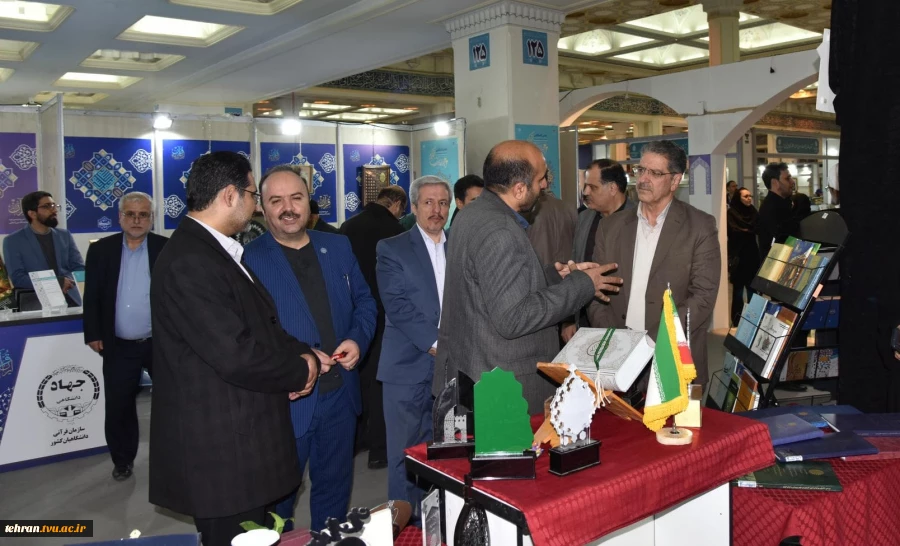 با حضور دکتر زمانی افتتاح شد؛

بخش دانشگاهی سی و سومین نمایشگاه بین‌المللی قرآن کریم با میزبانی دانشگاه ملی مهارت 9