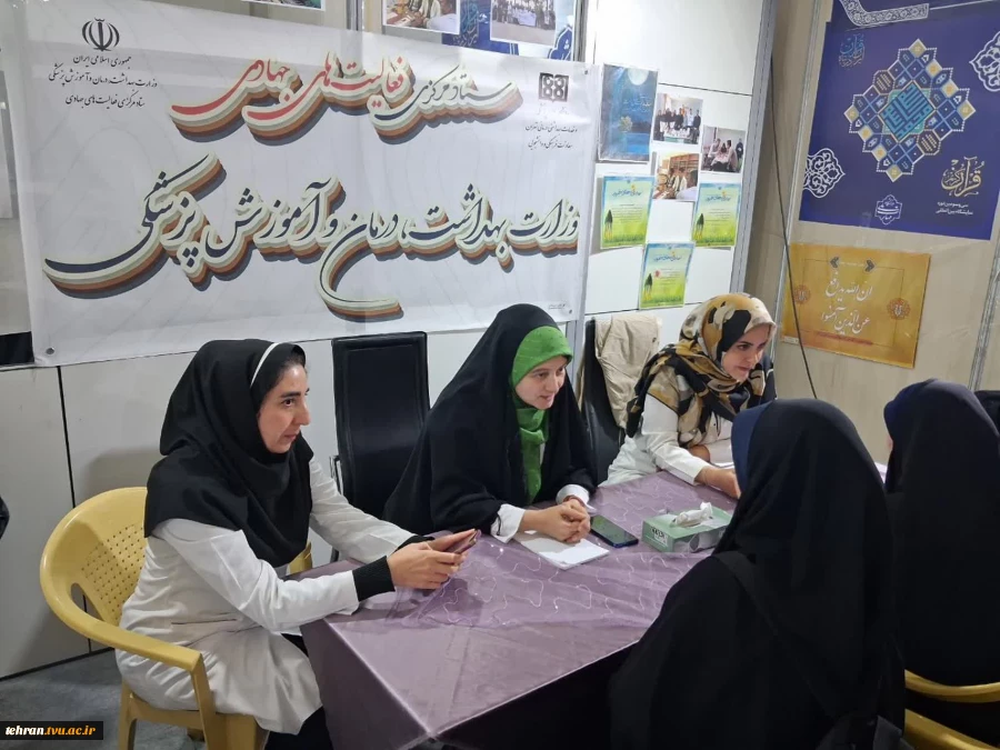 چهارمین روز از سی وسومین نمایشگاه بین المللی قرآن کریم باشعار ایران درپناه قرآن درغرفه دانشگاه ملی مهارت 5
