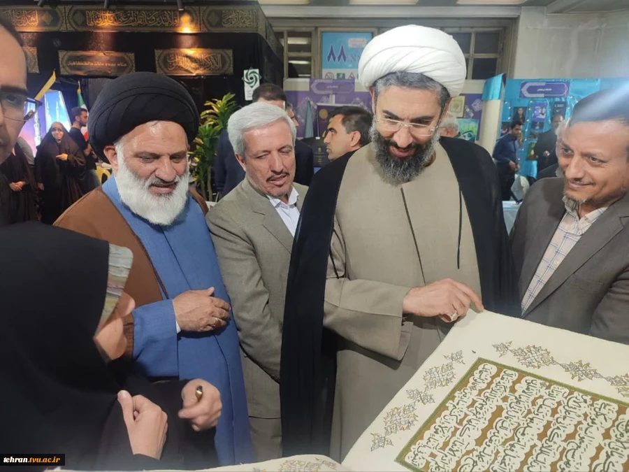 پنجمین روز از سی وسومین نمایشگاه بین المللی قرآن کریم باشعار ایران درپناه قرآن درغرفه دانشگاه ملی مهارت 4