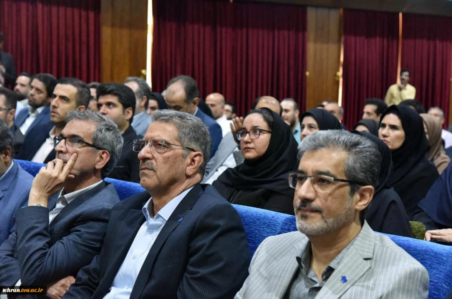 رئیس دانشگاه ملی مهارت در جشنواره سرآمدی آموزش استان تهران:

دانشگاه ملی مهارت می تواند معمار دانشگاه‌های مهارتی کشور باشد و اصولی مثل تعیین استاندارد، تربیت مربی و تضمین کیفیت را راهبری نماید/ استاد سرآمد کسی است که دانش را به مهارت تبدیل کند. 7
