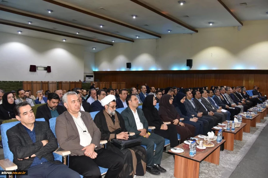 رئیس دانشگاه ملی مهارت در جشنواره سرآمدی آموزش استان تهران:

دانشگاه ملی مهارت می تواند معمار دانشگاه‌های مهارتی کشور باشد و اصولی مثل تعیین استاندارد، تربیت مربی و تضمین کیفیت را راهبری نماید/ استاد سرآمد کسی است که دانش را به مهارت تبدیل کند. 12