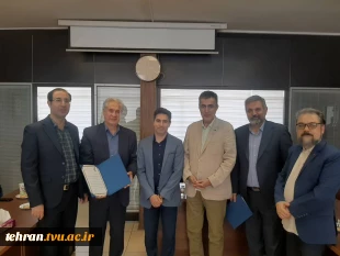 طی مراسمی با حضور سرپرست دانشگاه ملی مهارت واحد استانی تهران و رییس هیأت مدیره سندیکای آسانسور و پلکان برقی؛

 از اساتید برتر رشته آسانسور و پلکان برقی شاغل در دانشکده ملی مهارت انقلاب اسلامی تجلیل شد 5
