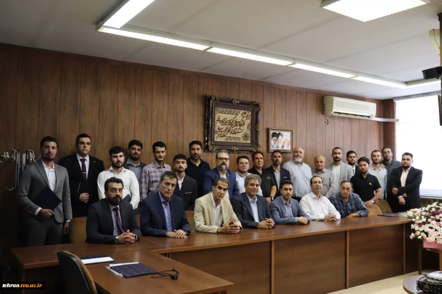 از عیب‌یابی هوشمند تا آسانسور پنوماتیک؛

 دفاع ۶ پروژه دانشجویی دانشکده فنی انقلاب اسلامی تهران در سندیکای آسانسور و پلکان برقی ایران 2