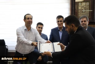 از عیب‌یابی هوشمند تا آسانسور پنوماتیک؛

 دفاع ۶ پروژه دانشجویی دانشکده فنی انقلاب اسلامی تهران در سندیکای آسانسور و پلکان برقی ایران 3