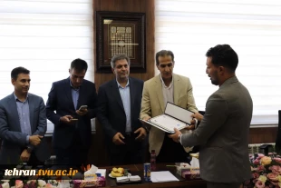 از عیب‌یابی هوشمند تا آسانسور پنوماتیک؛

 دفاع ۶ پروژه دانشجویی دانشکده فنی انقلاب اسلامی تهران در سندیکای آسانسور و پلکان برقی ایران 3